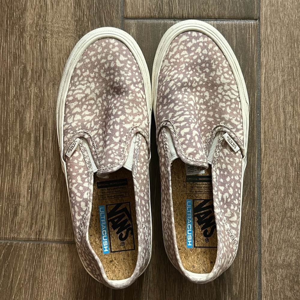 Vans women’s slip on size 8. Slightly used.